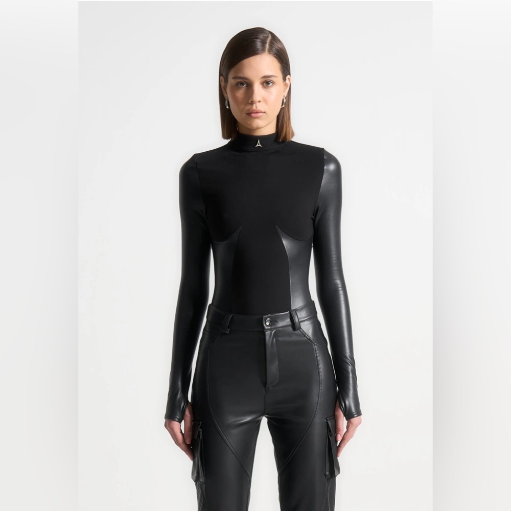 Manière De Voir Sculpted High-Neck Bodysuit – Sleek & Modern | NWOT | Size 0 - Picture 2 of 7